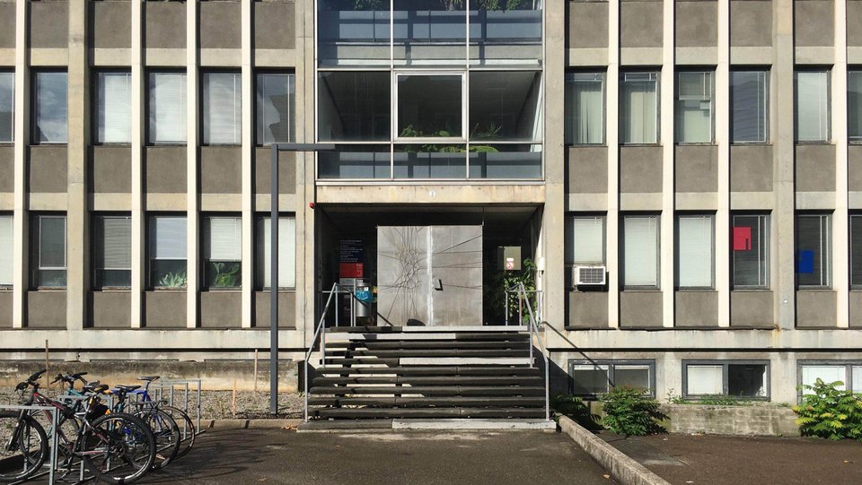 Einer der Eingänge der Hochschule für Technik Stuttgart
