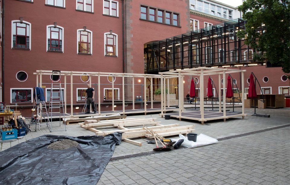 work-in-progress beim Bau des Pavillions