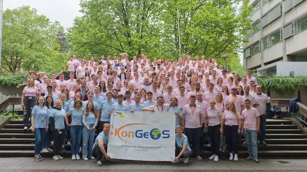 KonGeoS 2024 Gruppenfoto aller Teilnehmer:innen