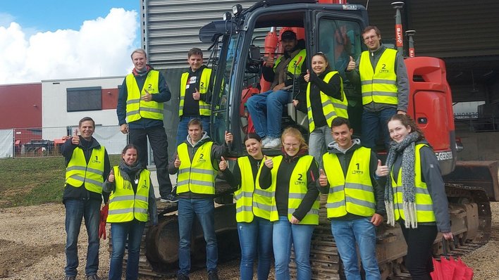 Exkursion zu MTS Schrode - Gruppenbild